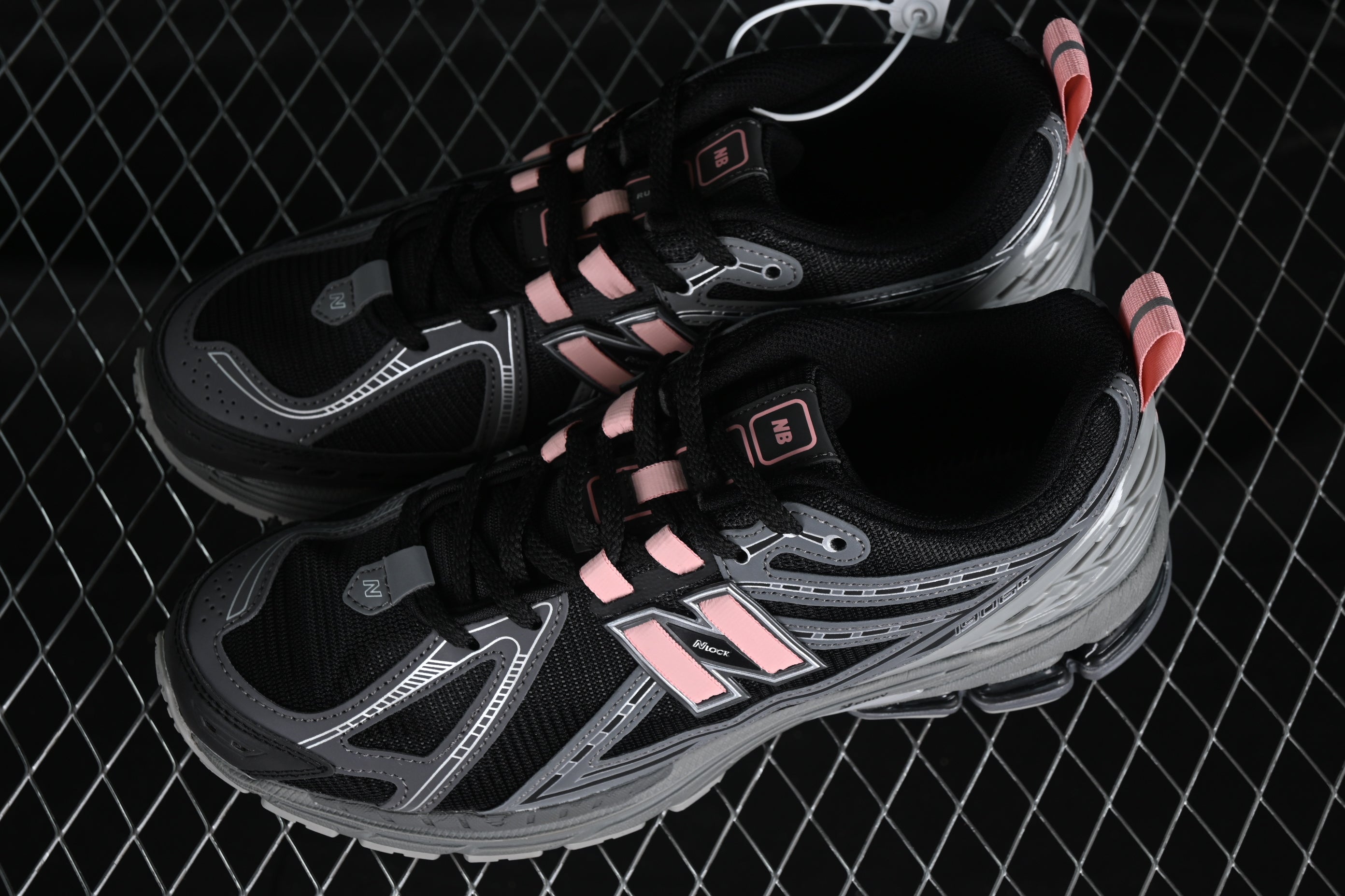 New Balance 1906R - Black/Pink Moon