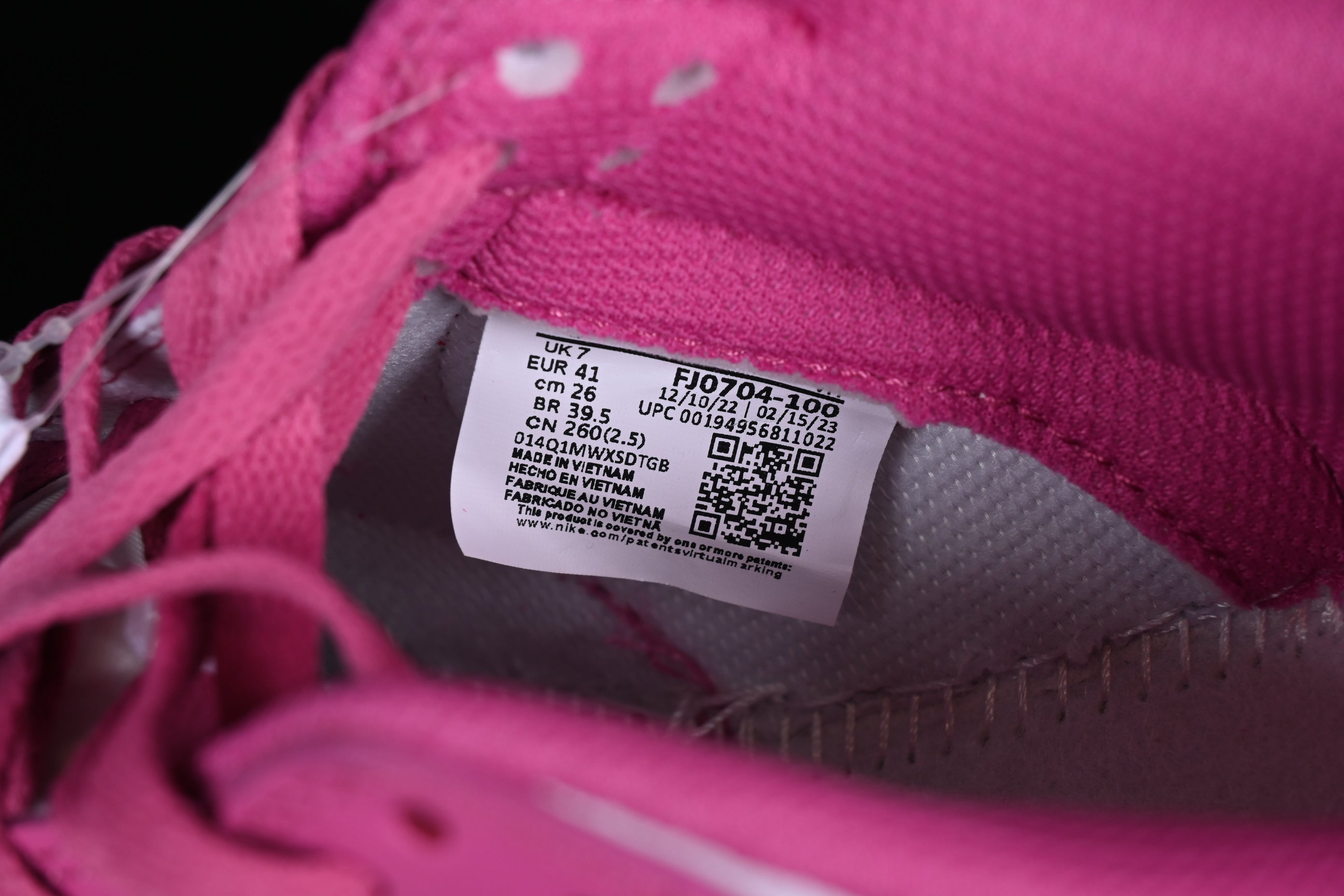 NikeWMNS SB Dunk Low - Active Fuchsia