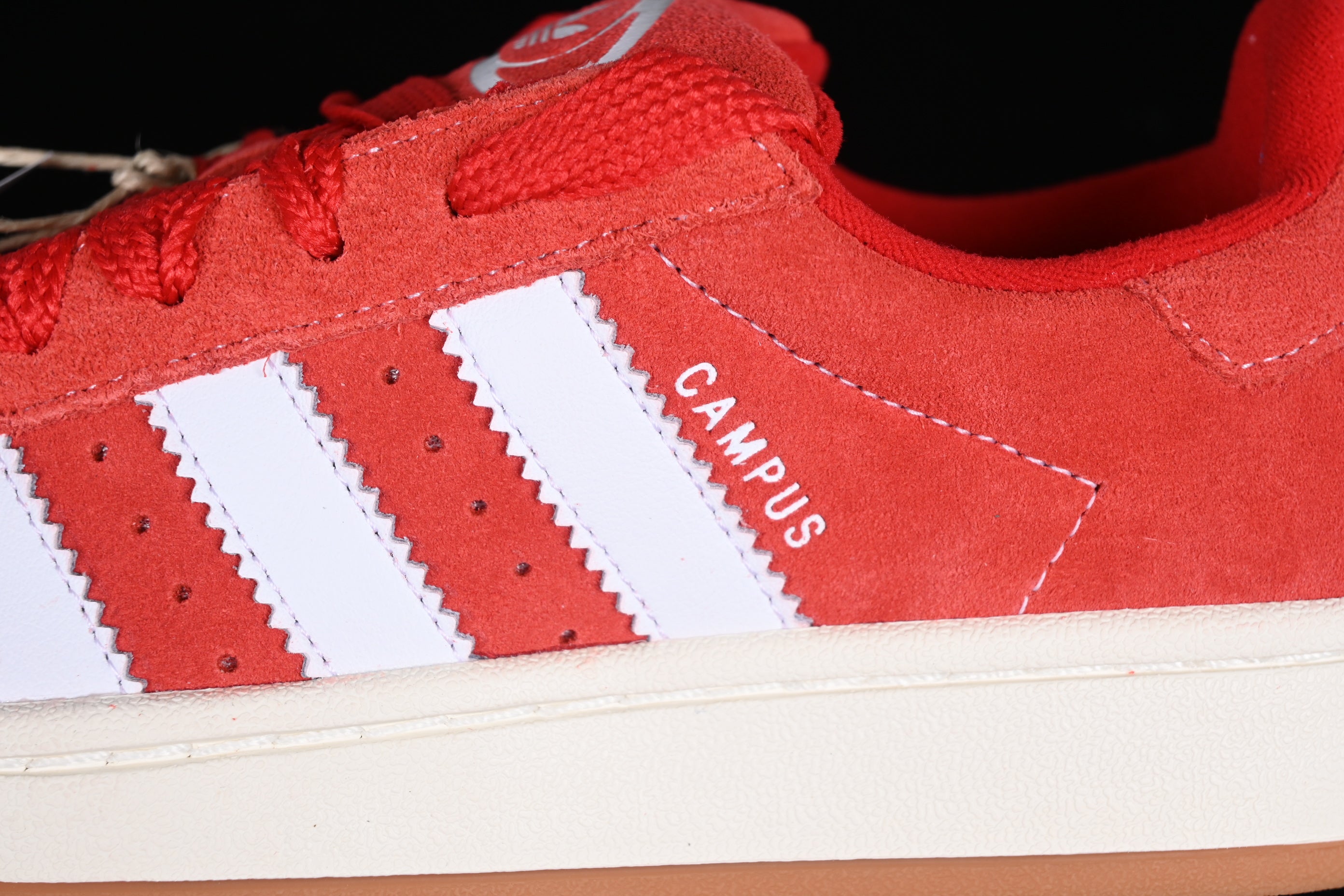 adidasWMNS Campus - Red