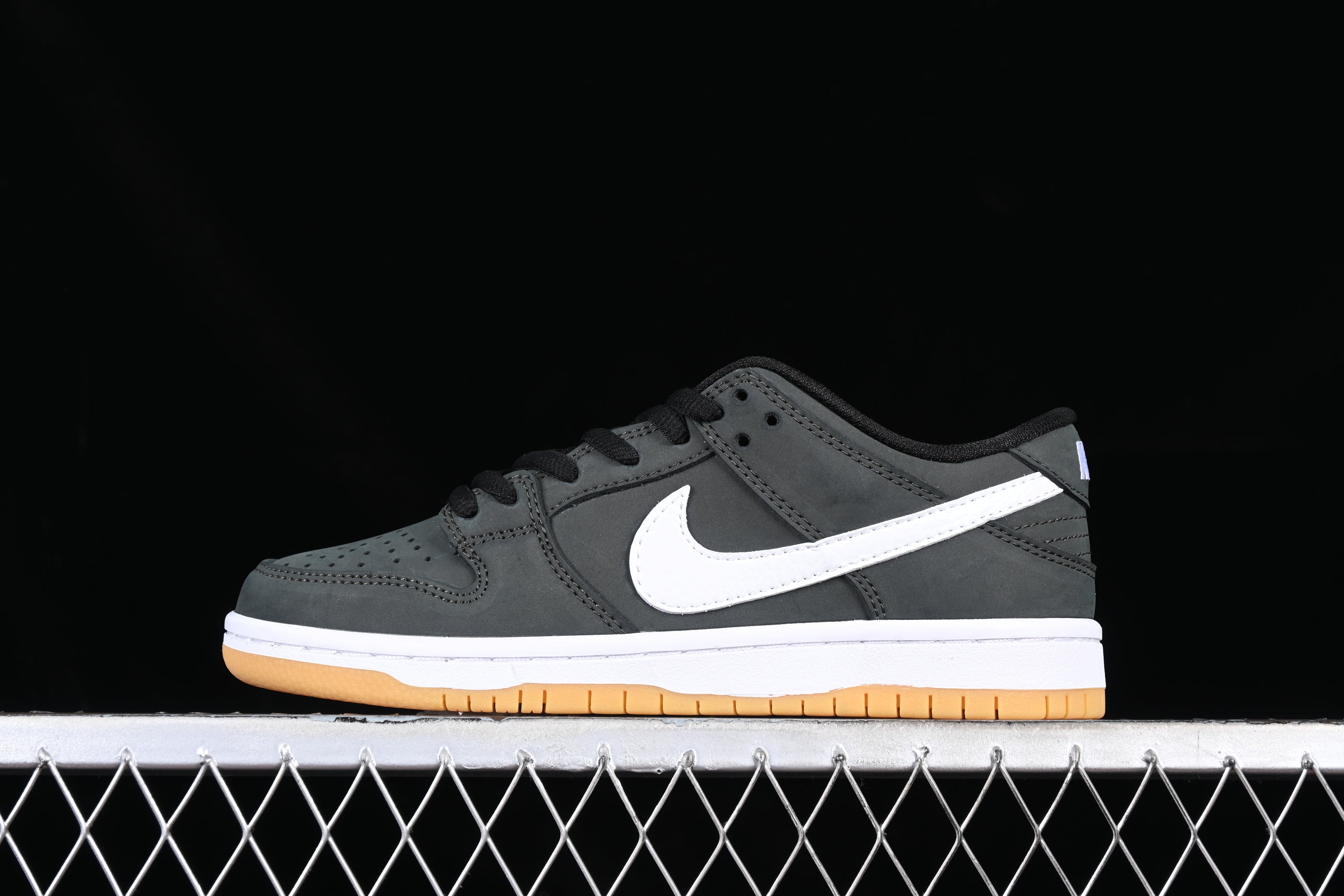 NikeSB Dunk Low Pro - Fog Black