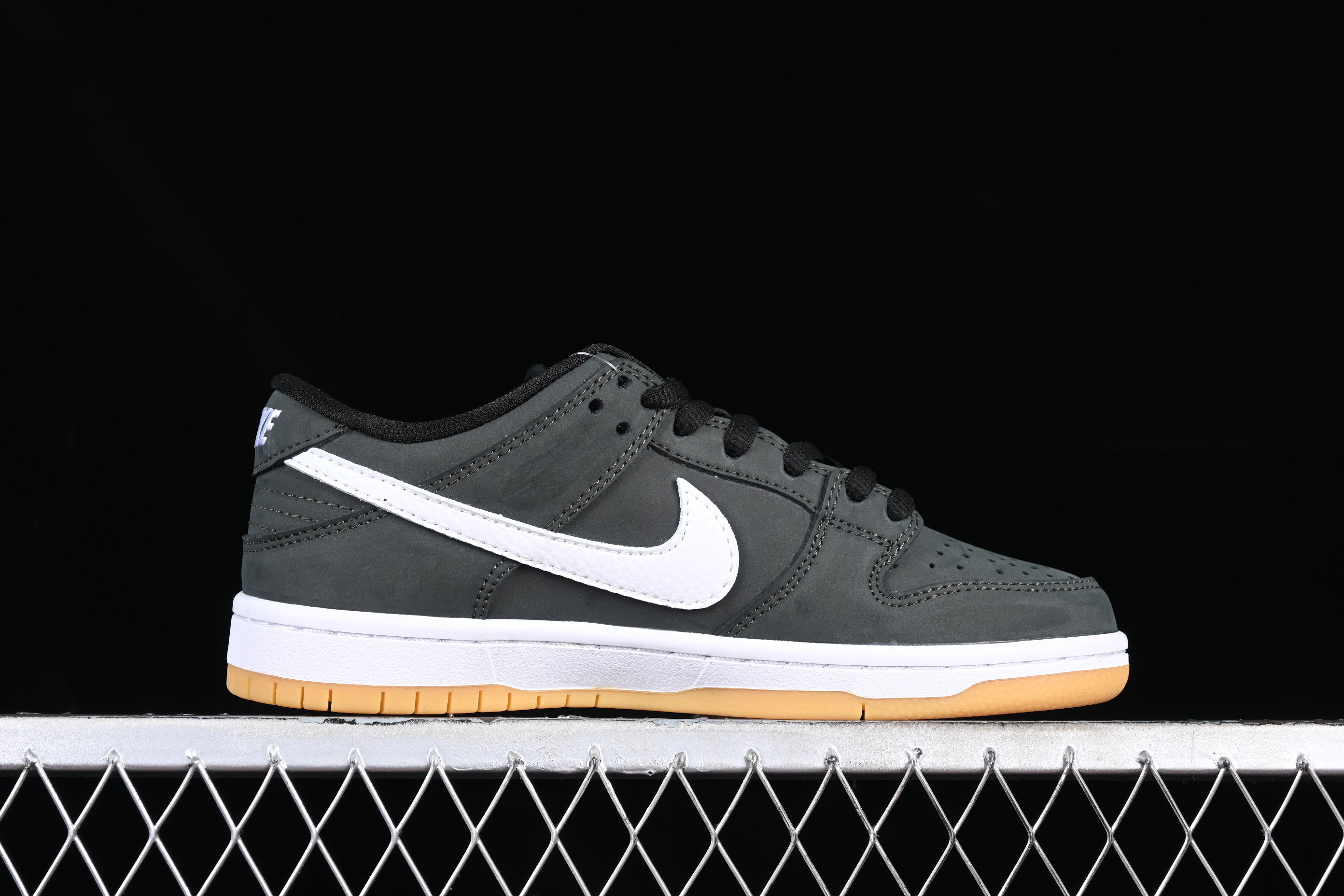 NikeSB Dunk Low Pro - Fog Black