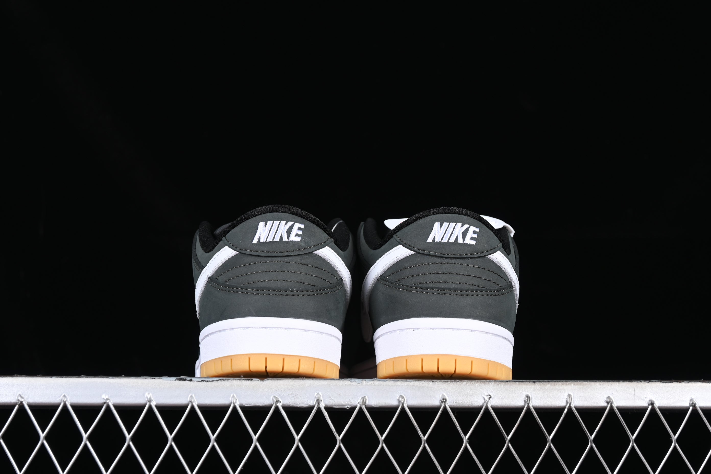 NikeSB Dunk Low Pro - Fog Black