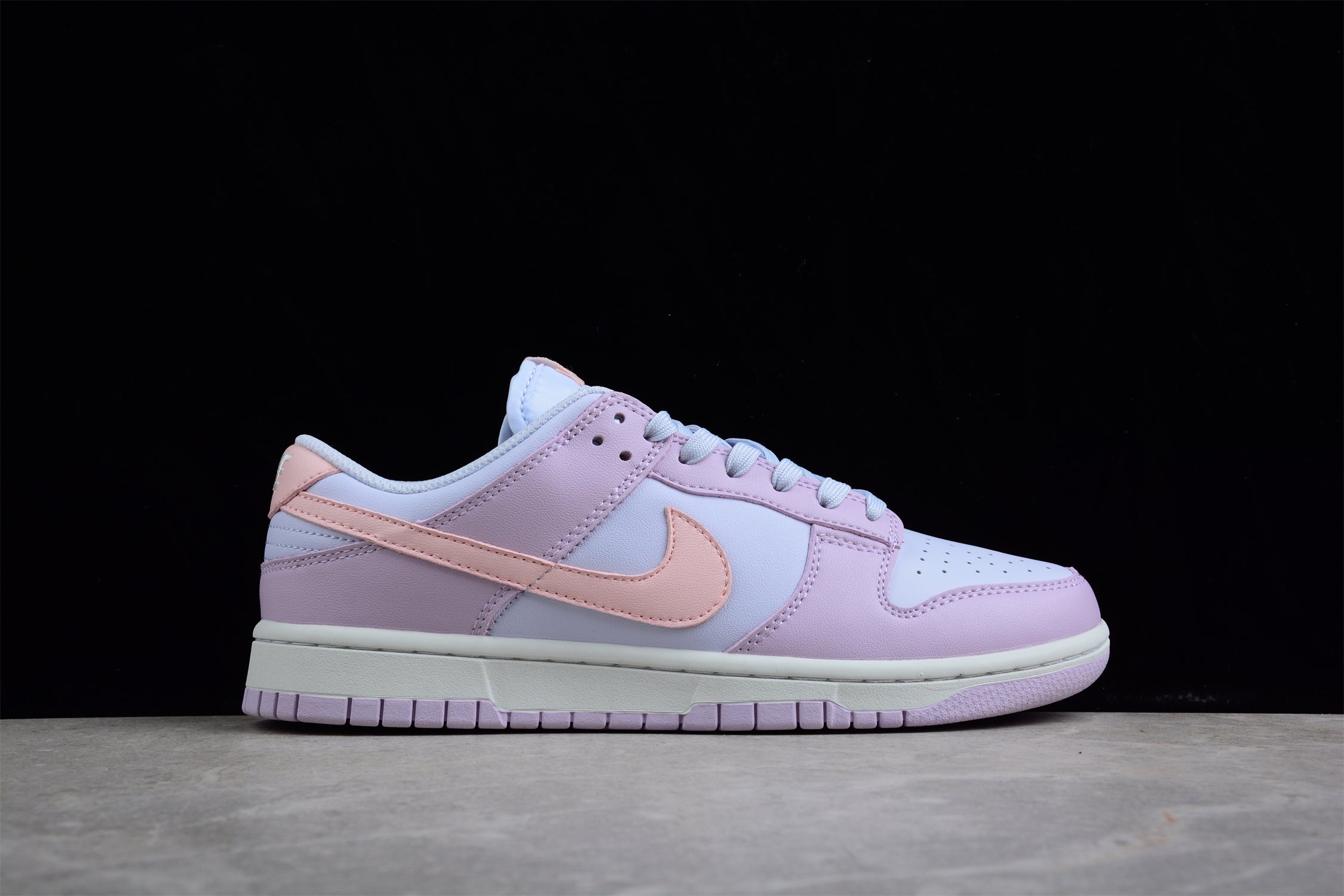 NikeWMNS Dunk Low - Easter