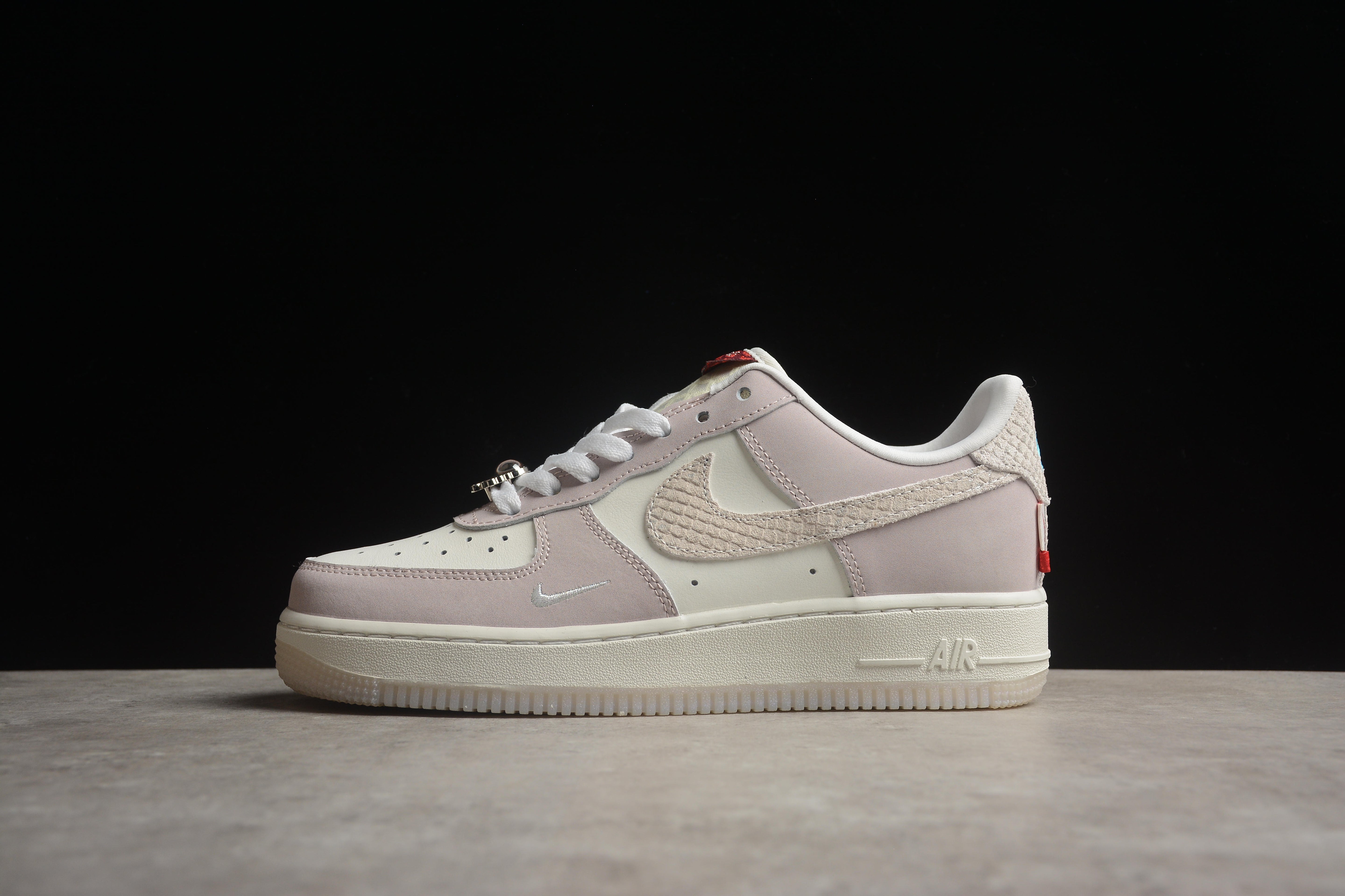 NikeWMNS Air Force 1 AF1 Low - Year of the Dragon