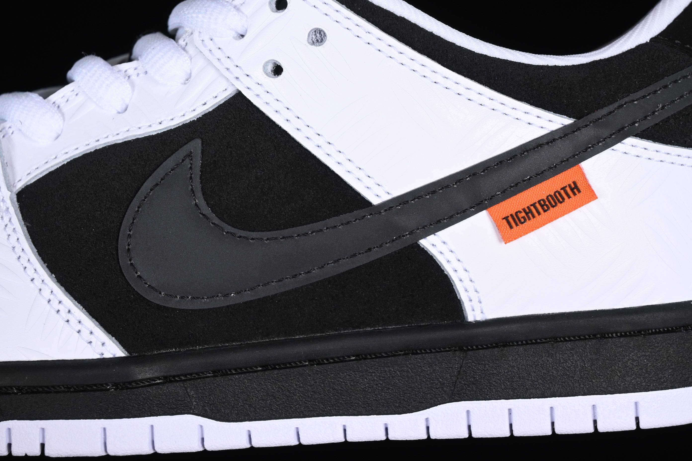 NikeSB Dunk Low - TIGHTBOOTH