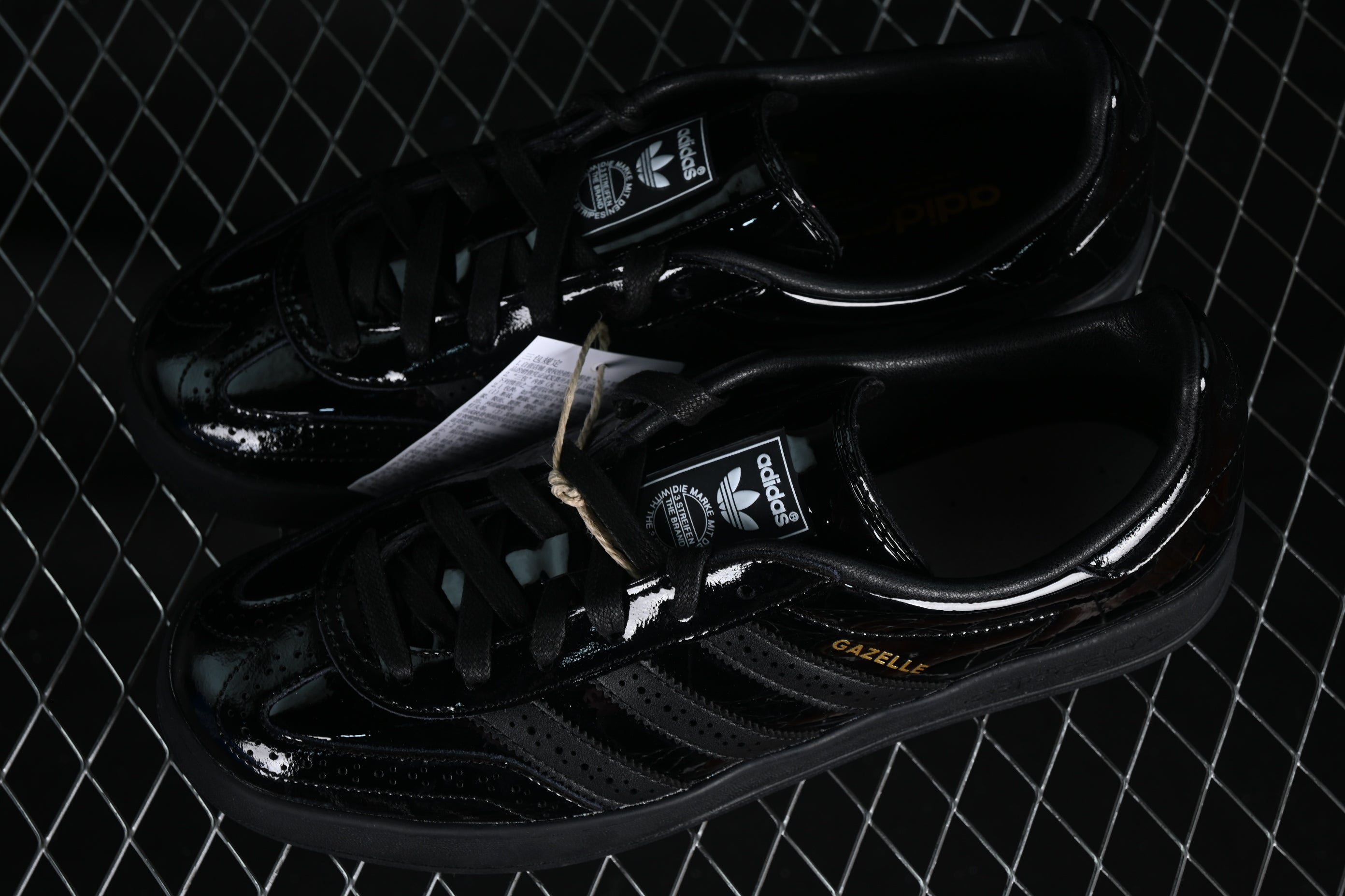 adidasMens Gazelle - Indoor Black