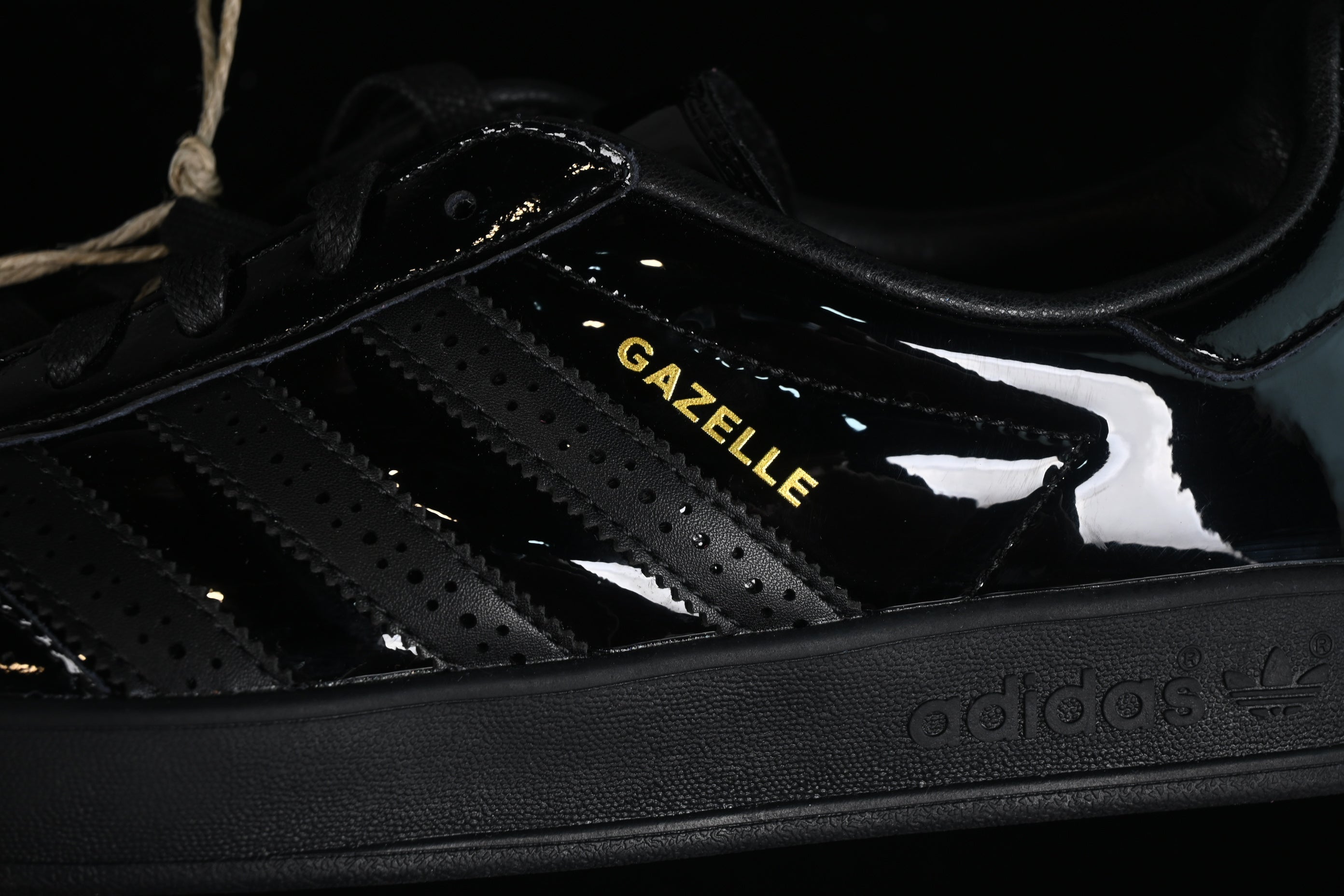 adidasMens Gazelle - Indoor Black