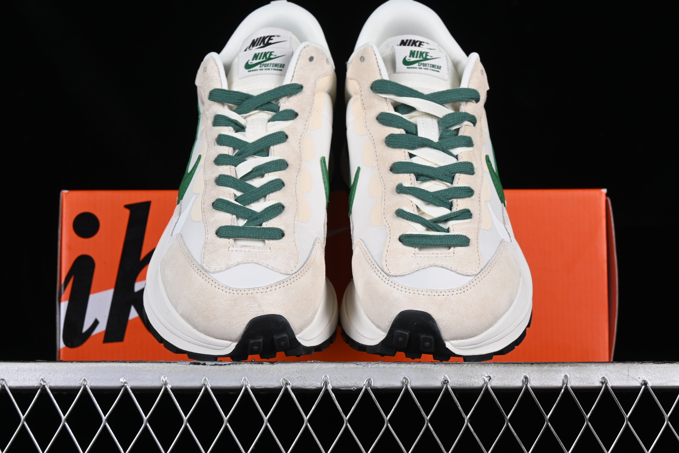 Sacai x NikeMens VaporWaffle - White/Green