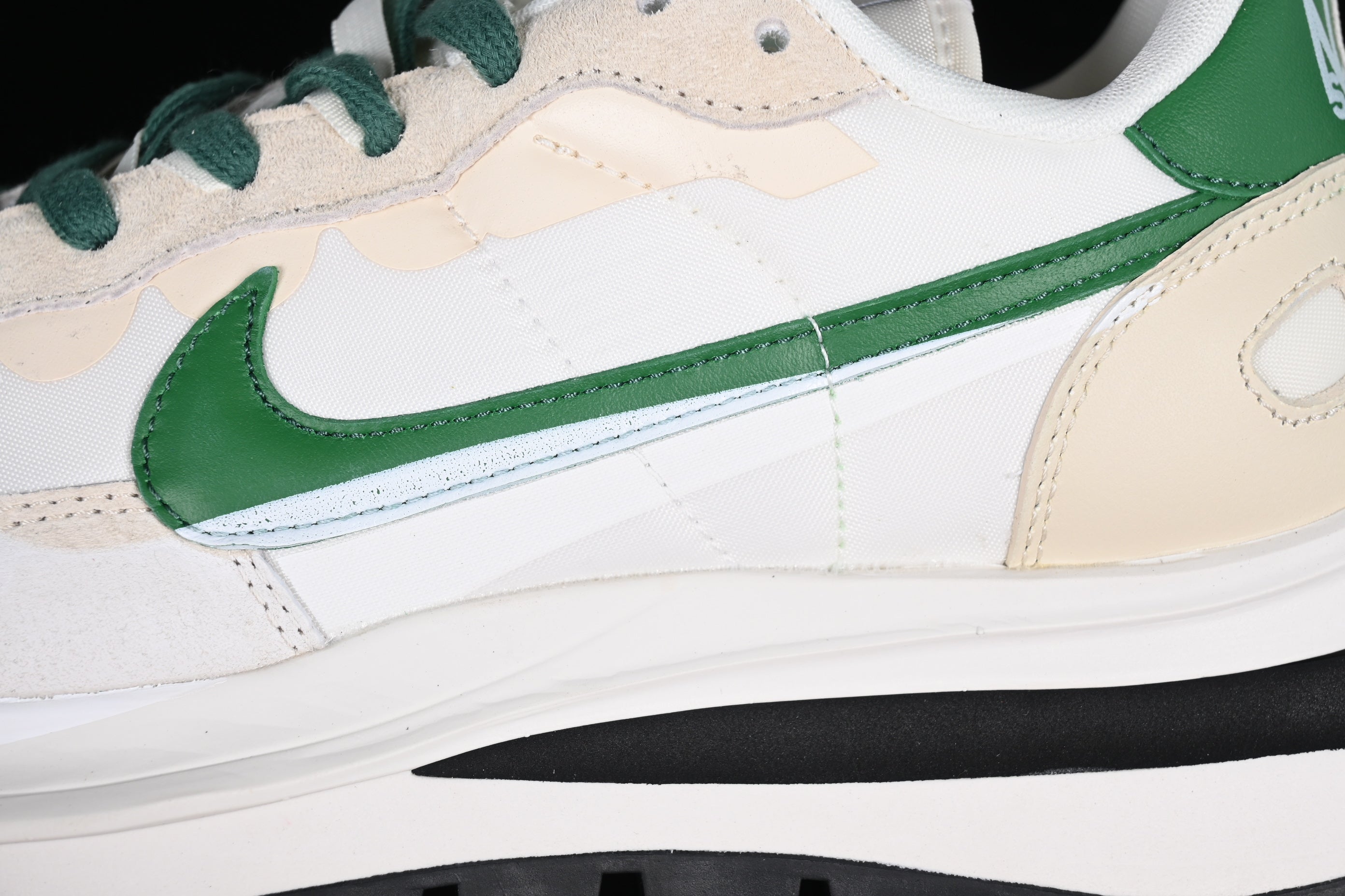 Sacai x NikeMens VaporWaffle - White/Green