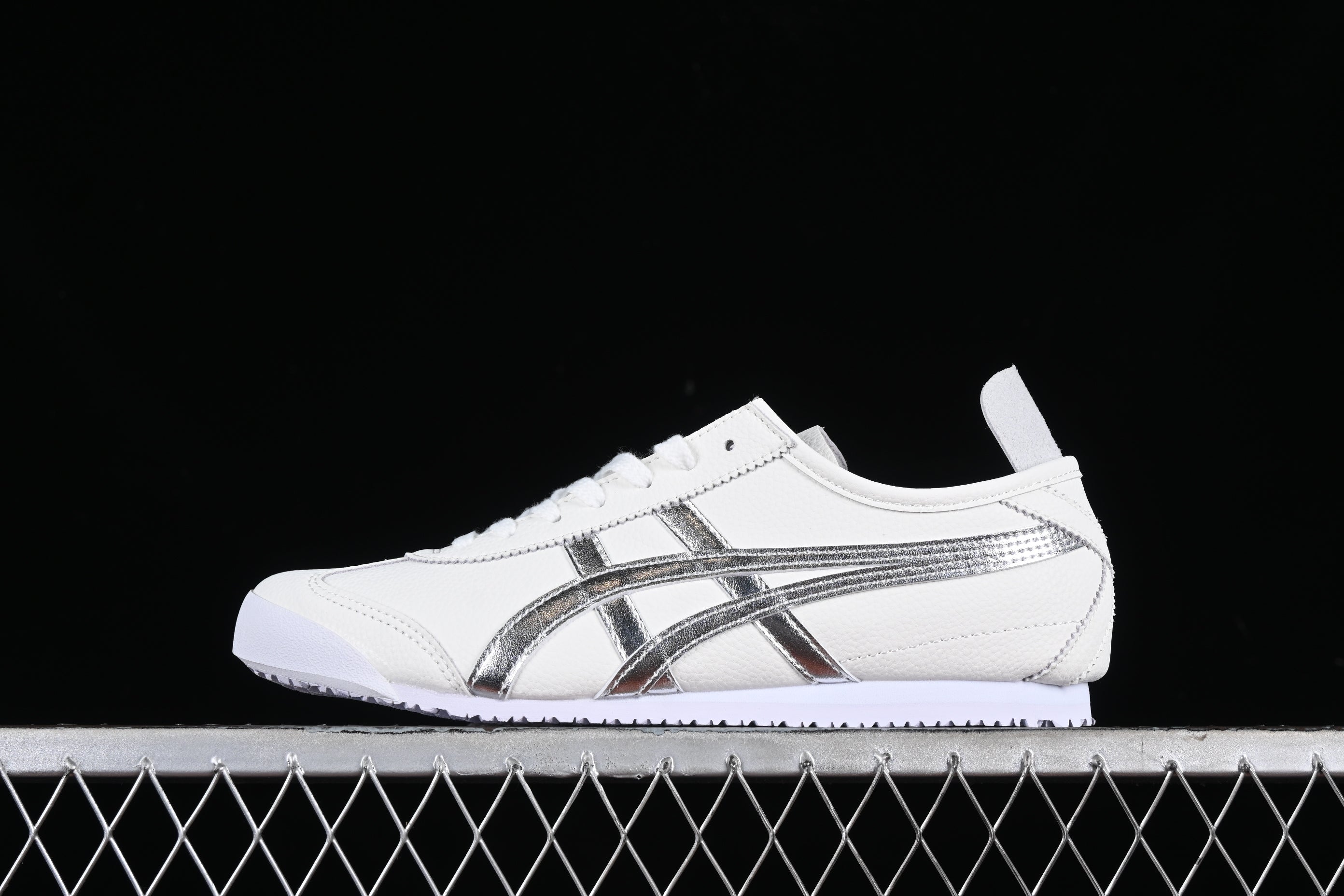 Onitsuka Tiger Mexico 66 - White/Silver