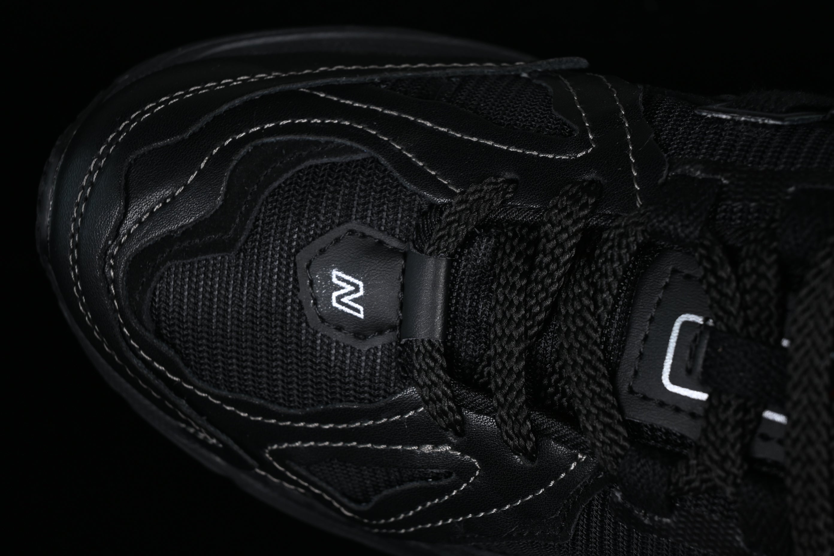 New Balance 1906R - Black/Silver Metallic