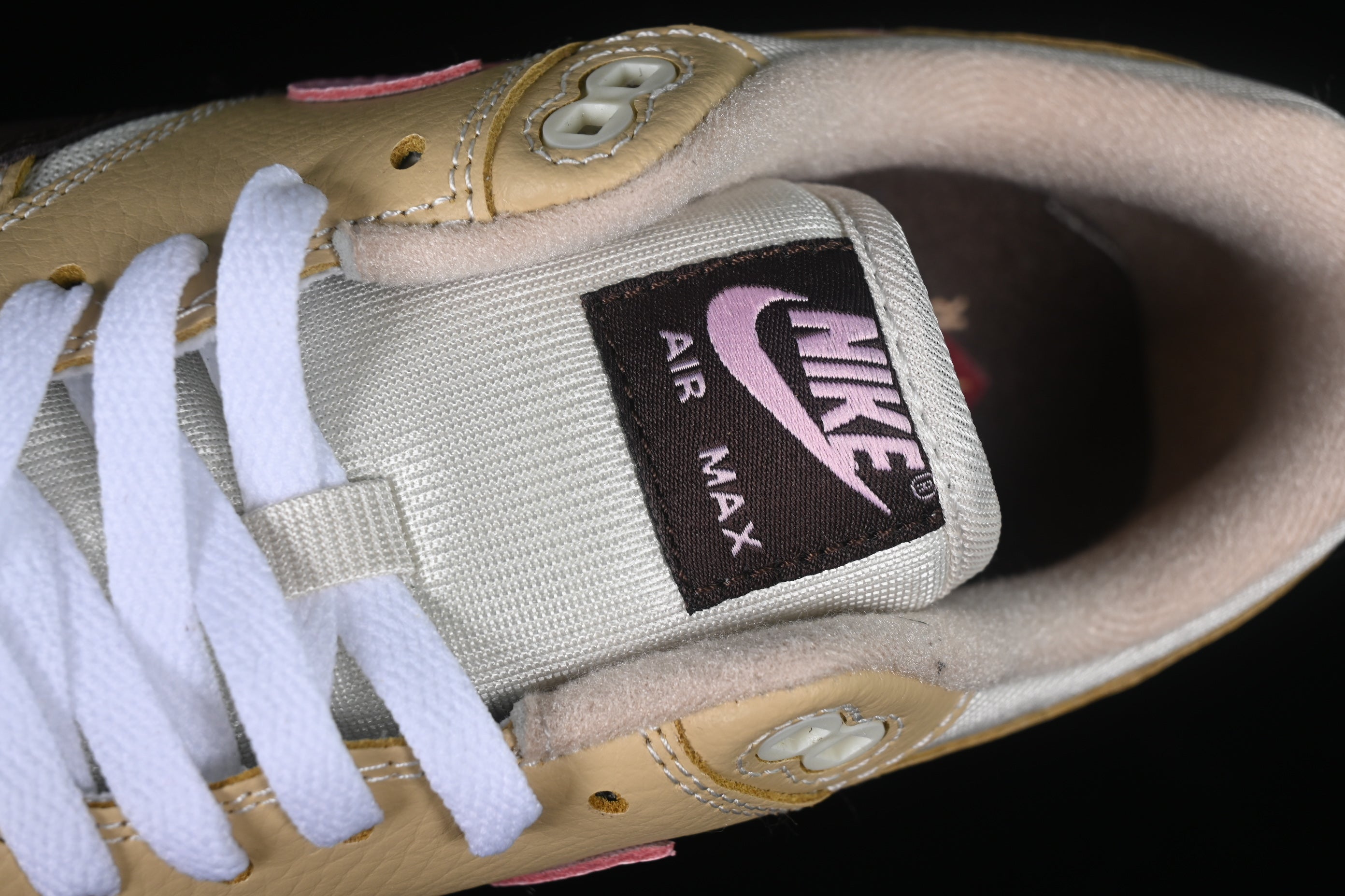 NikeWMNS Air Max 1 AM1 Valentine's Day -  Scoops Up Stussy