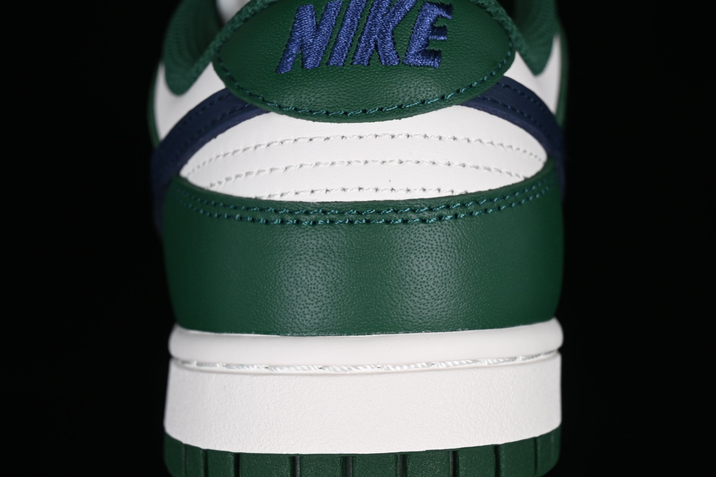 NikeSB Dunk Low - Gorge Green