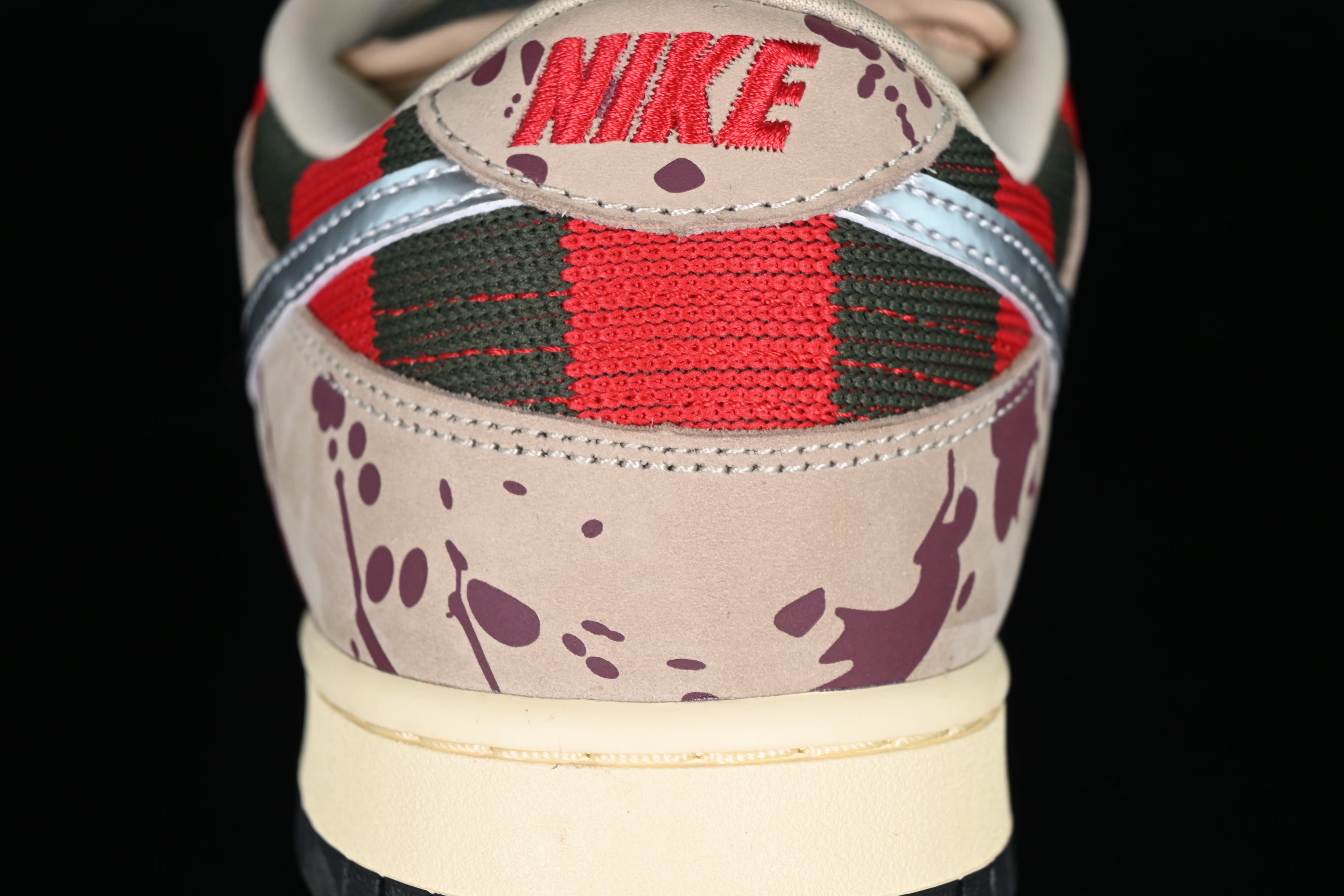NikeMens SB Dunk Low - Freddy Krueger