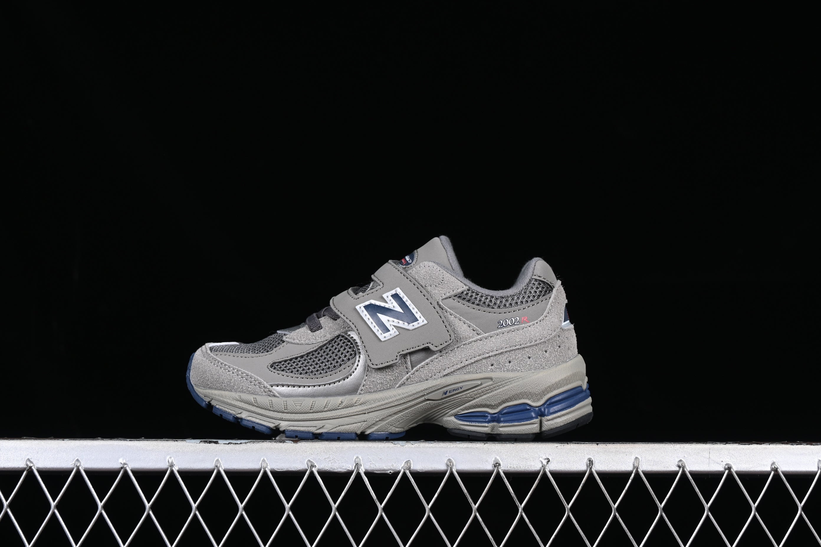 New Balance 2002R - Grey Pouch