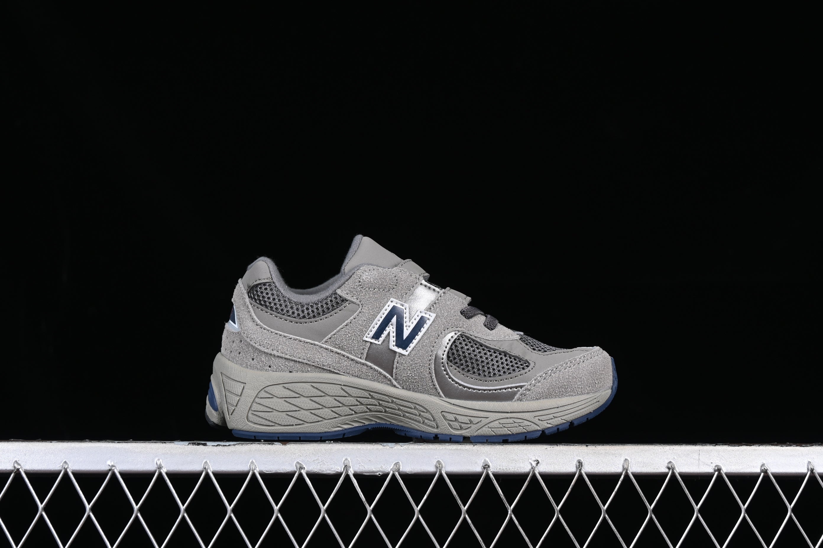 New Balance 2002R - Grey Pouch