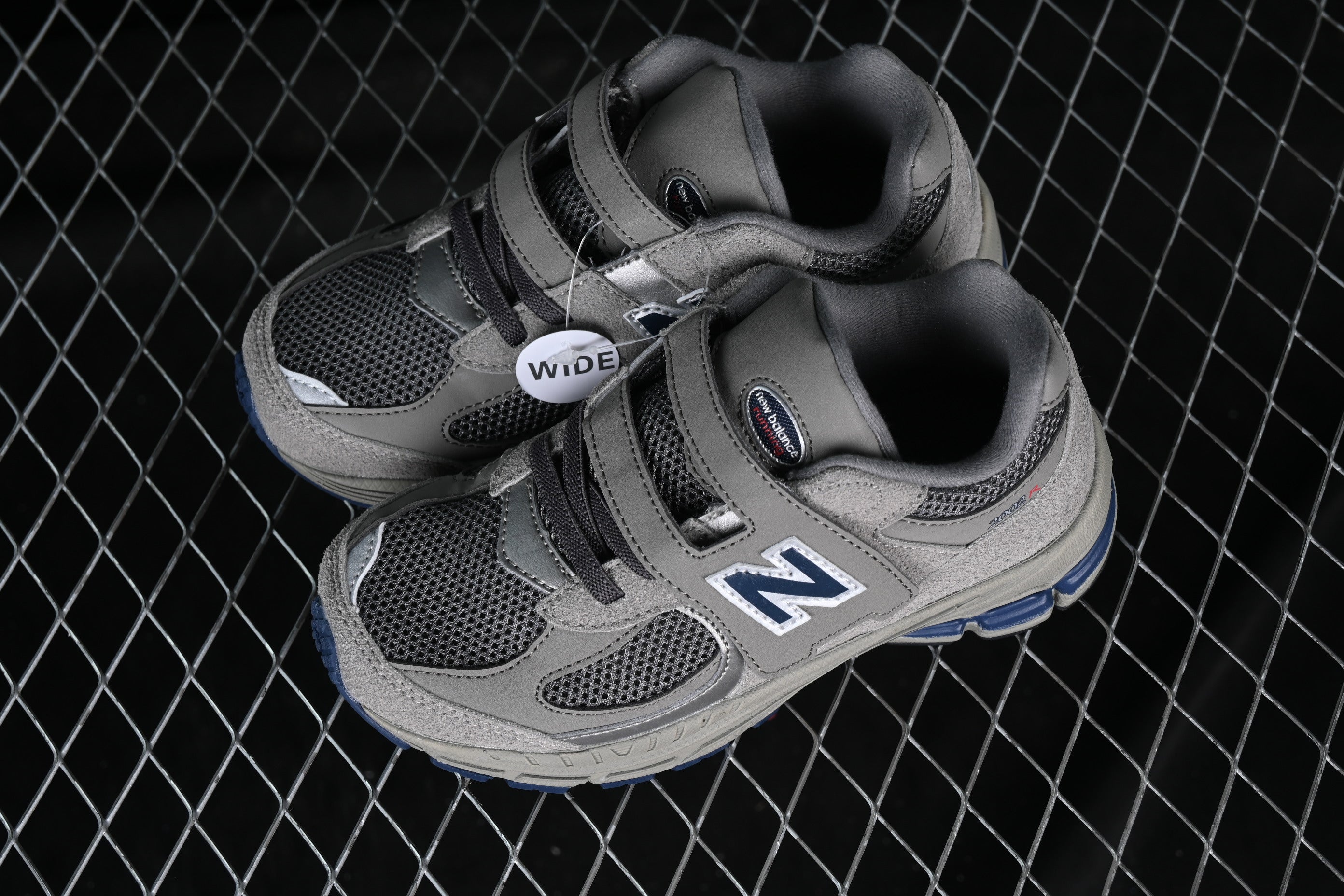 New Balance 2002R - Grey Pouch