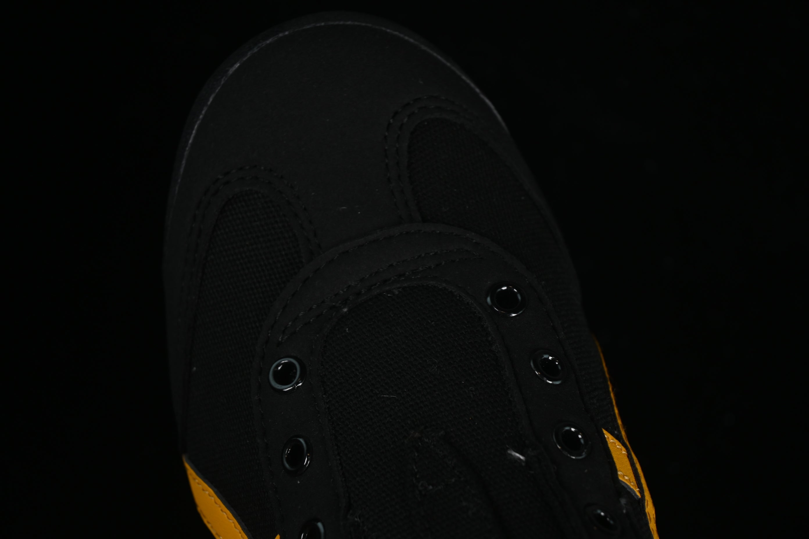 Onitsuka Tiger slip on - Black/Yellow