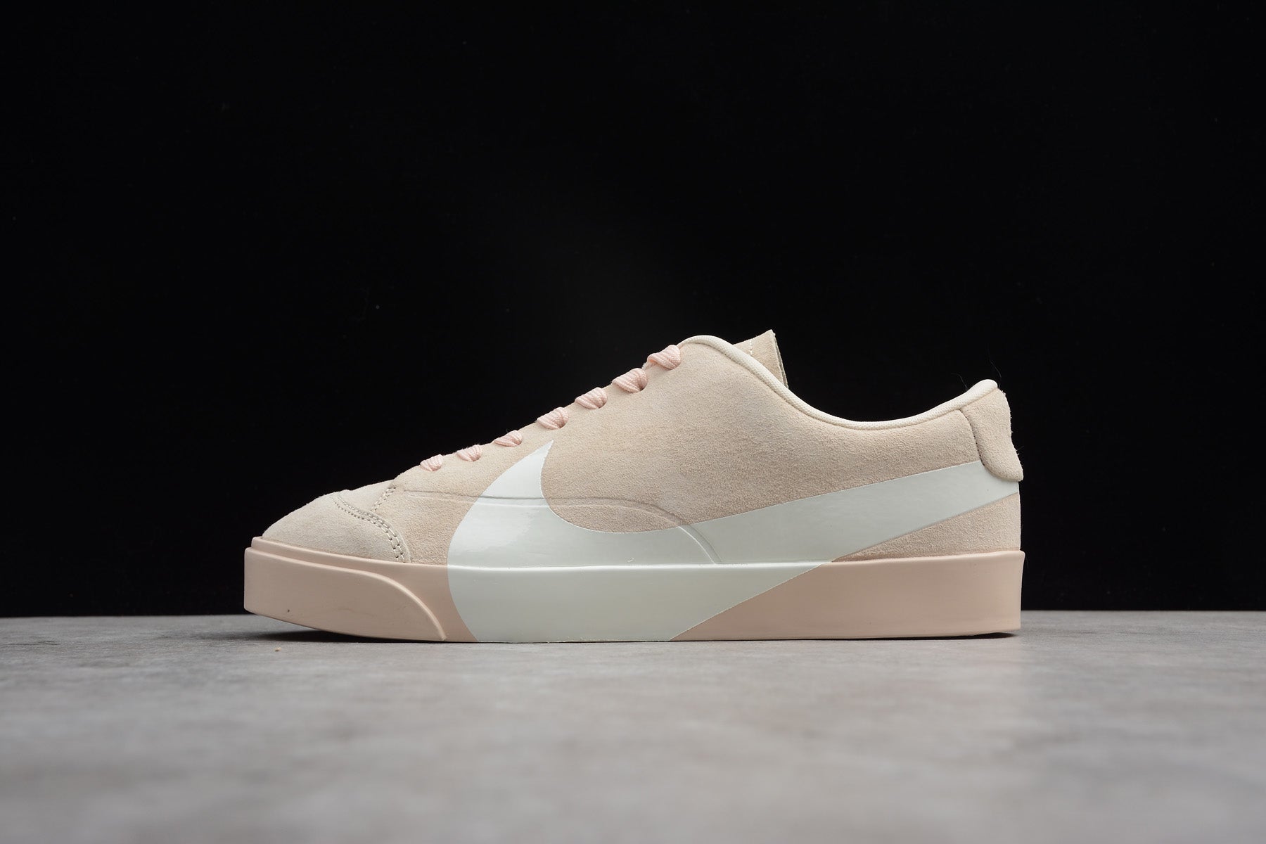 NikeWMNS Blazer City Low LX - Guava Ice