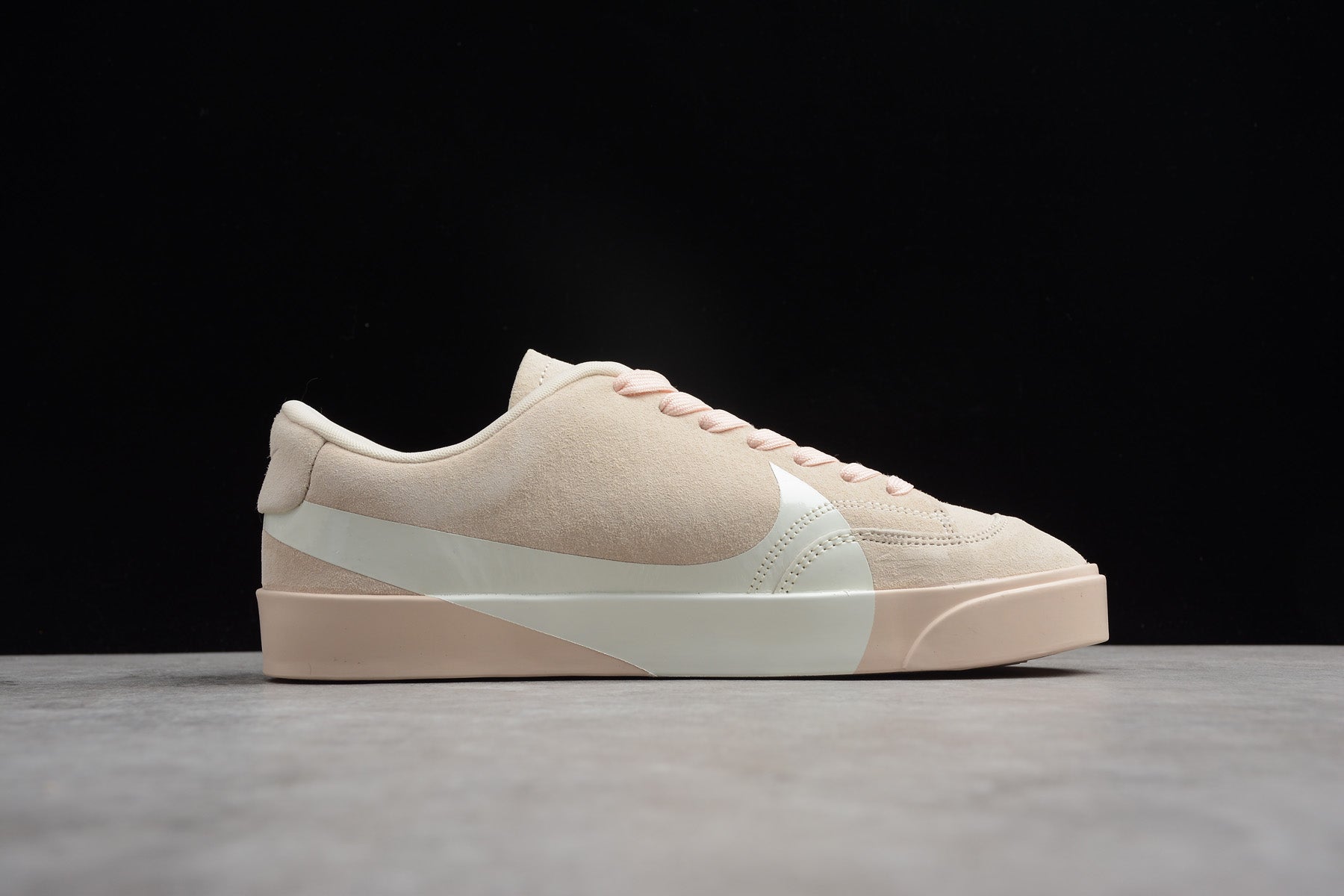 NikeWMNS Blazer City Low LX - Guava Ice