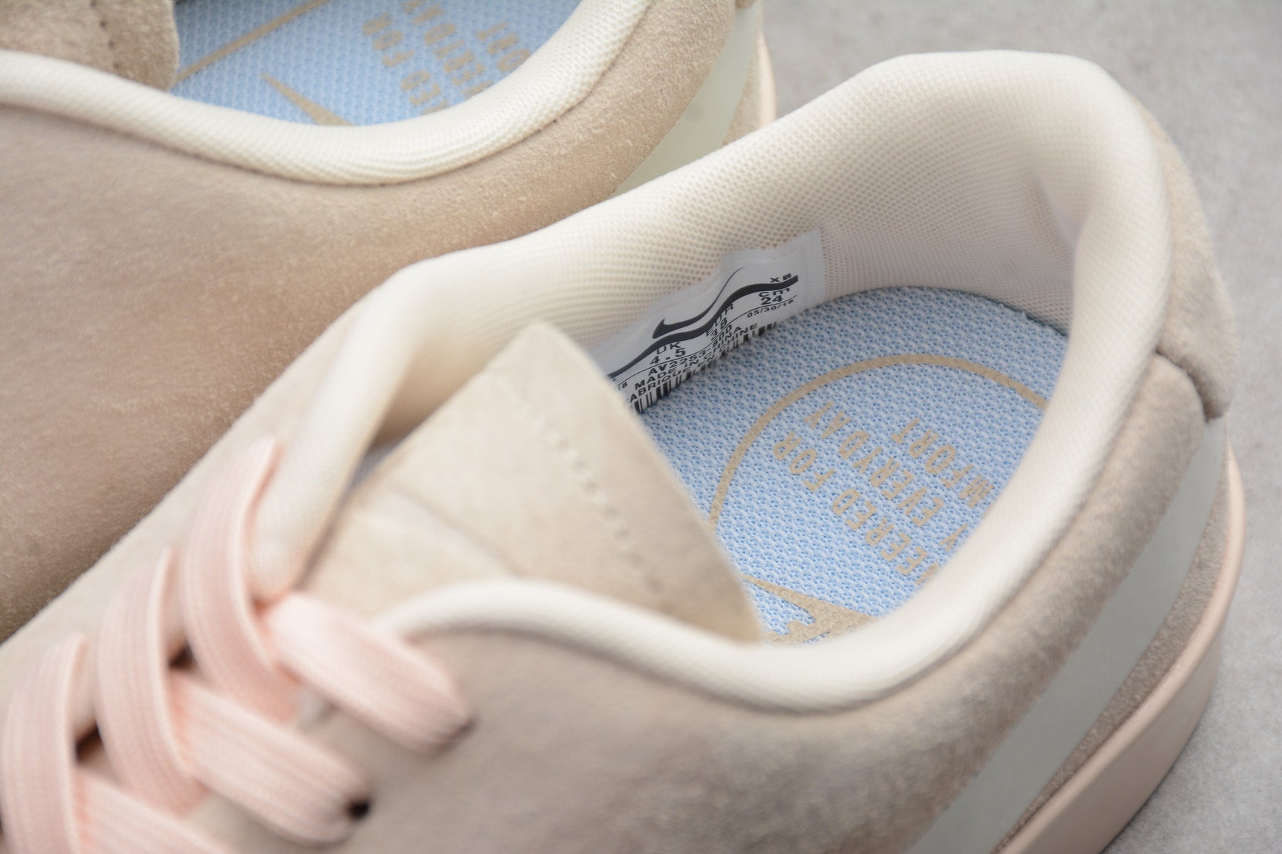 NikeWMNS Blazer City Low LX - Guava Ice