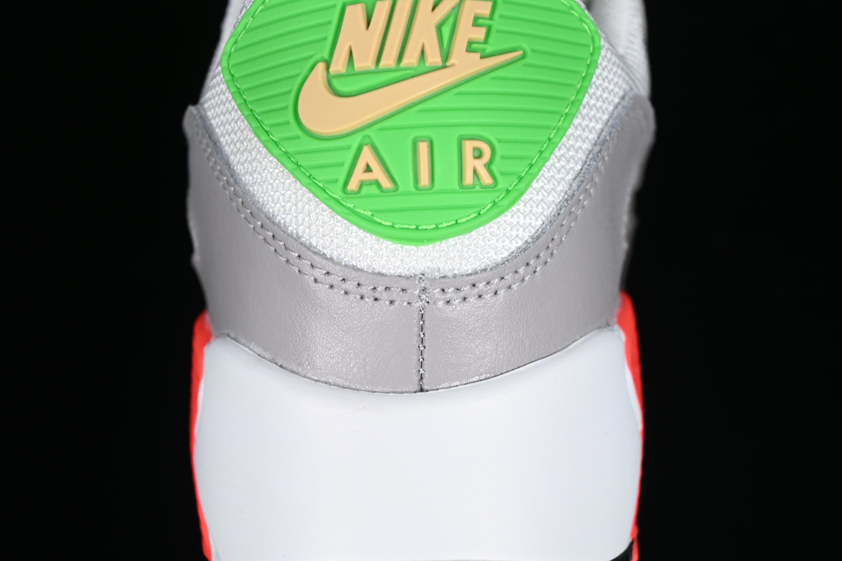 NikeMens Air Max 90 AM90 - Evolution Of Icon