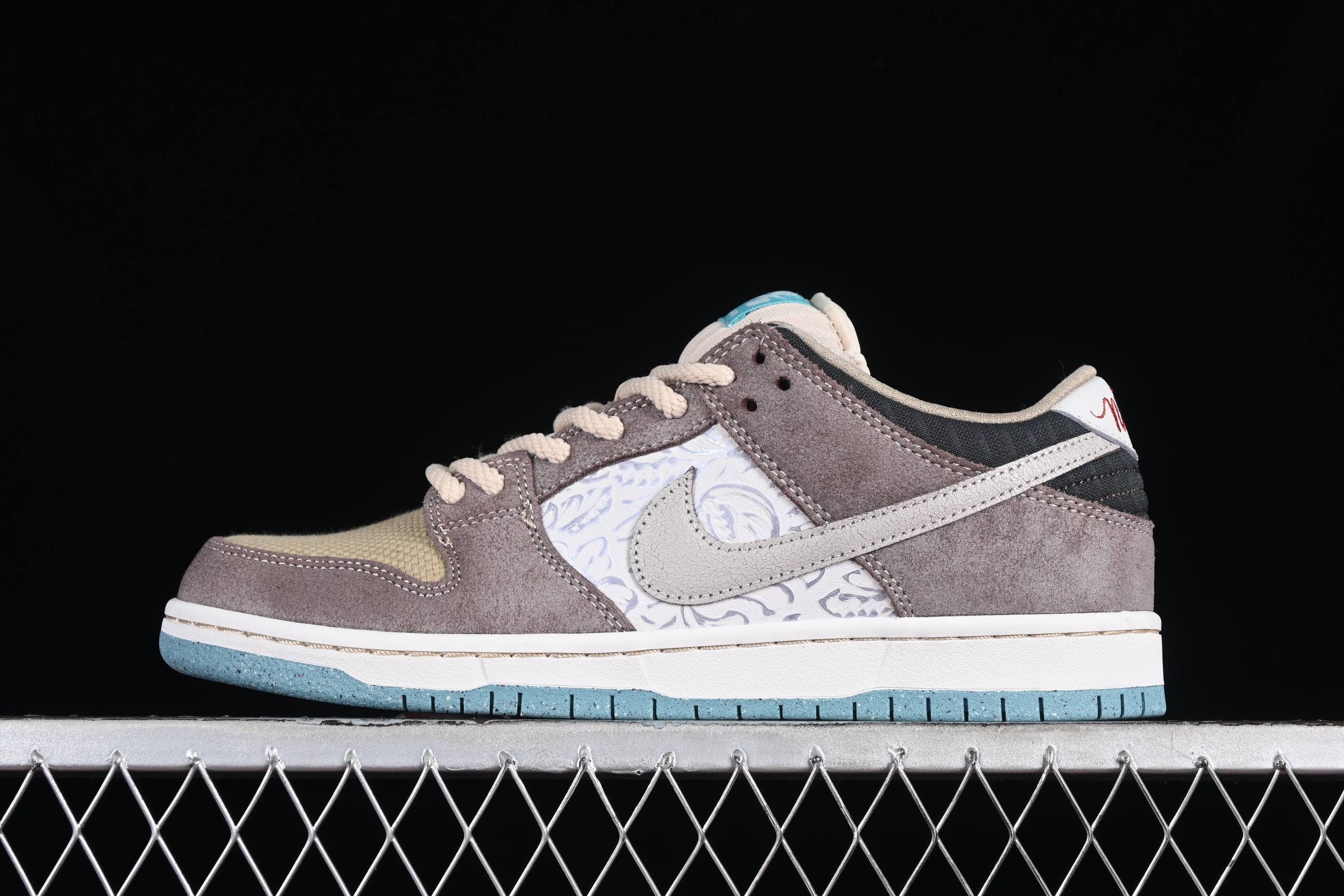 NikeUnisex SB Dunk Low - Big Money Savings