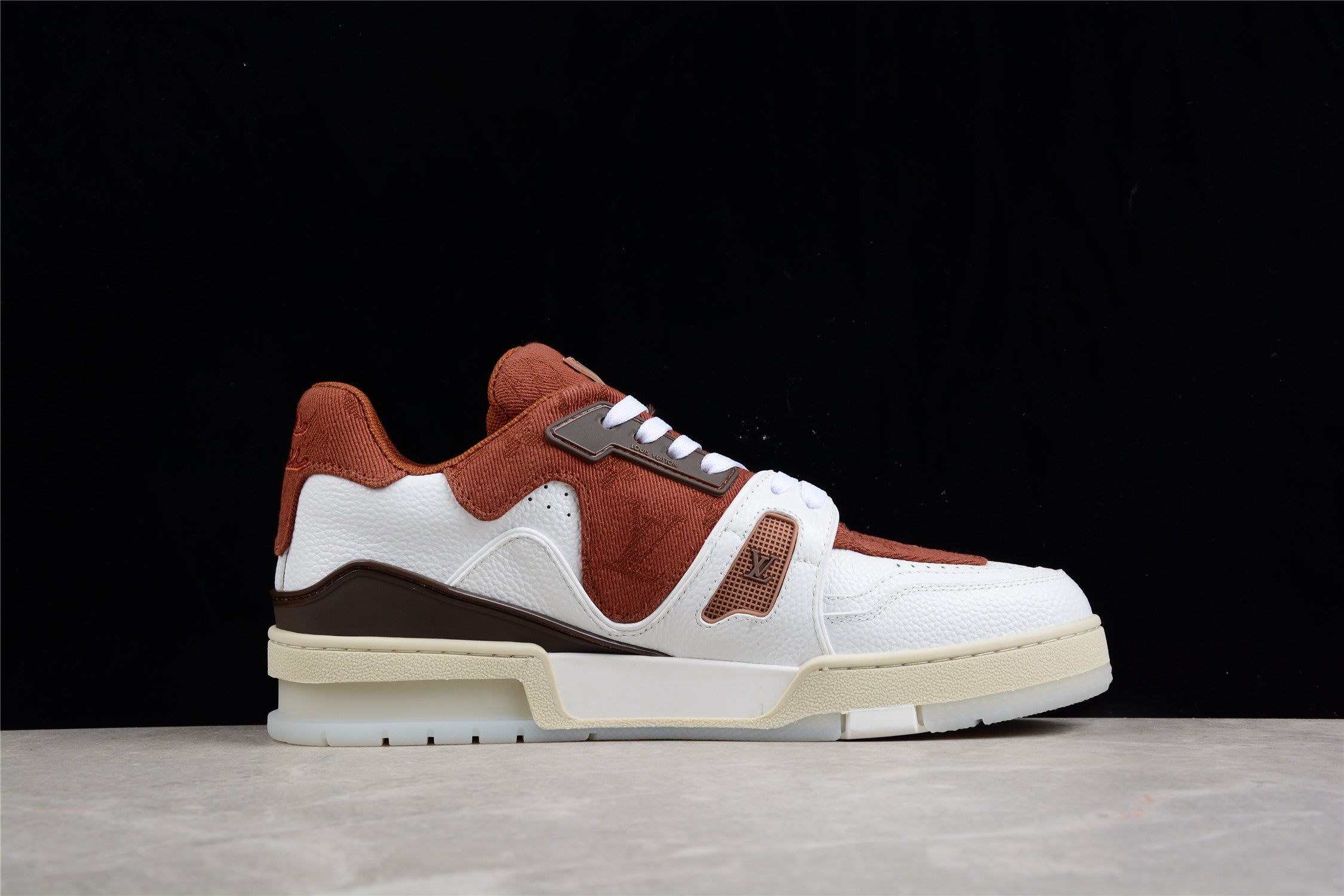 LouisVuitton Trainer- Brown