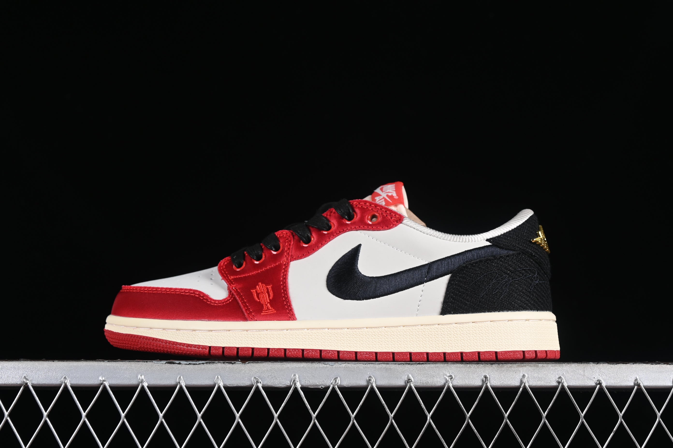 WMNS Air Jordan 1 AJ1 Low x Trophy Room - Varsity Red