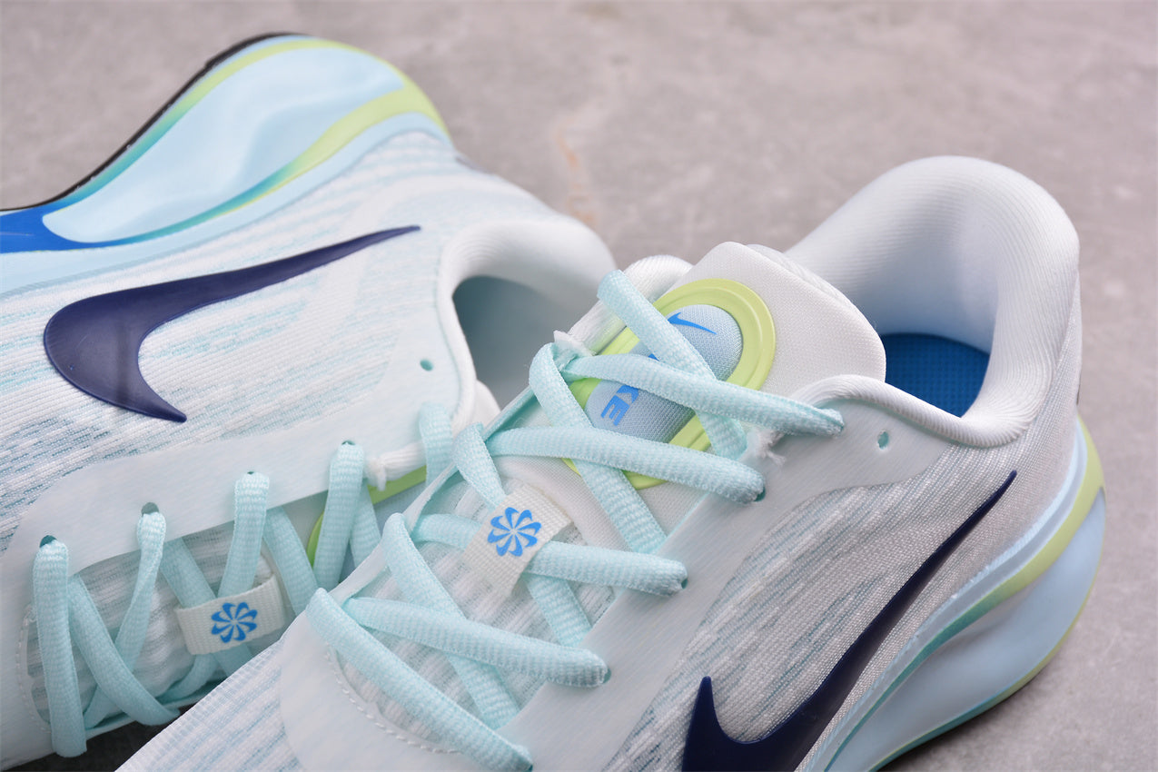 NikeMens Journey Run - Summit White/Glacier Blue