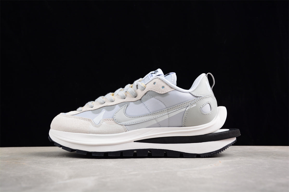 nike sacai vaporwaffle grey