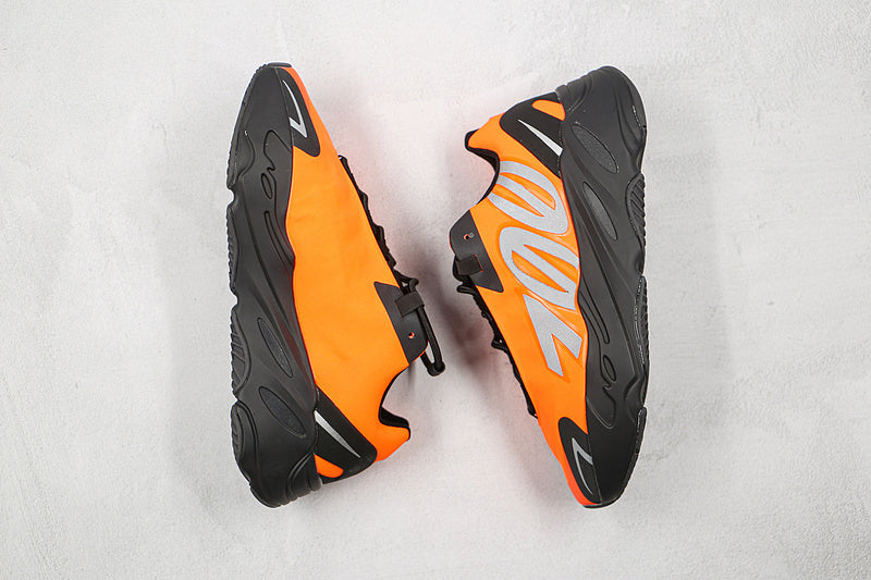 adidasUnisex Yeezy Boost 700 MNVN - Orange