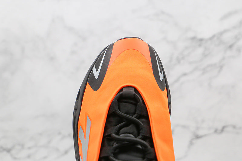 adidasUnisex Yeezy Boost 700 MNVN - Orange