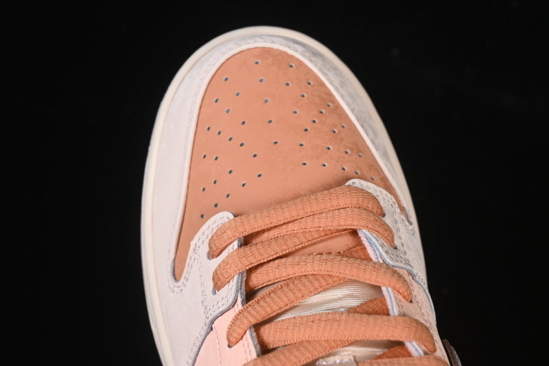 NikeUnisex SB Dunk Low - Trocadéro Gardens