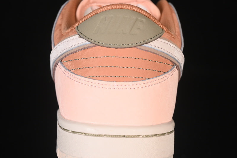 NikeUnisex SB Dunk Low - Trocadéro Gardens