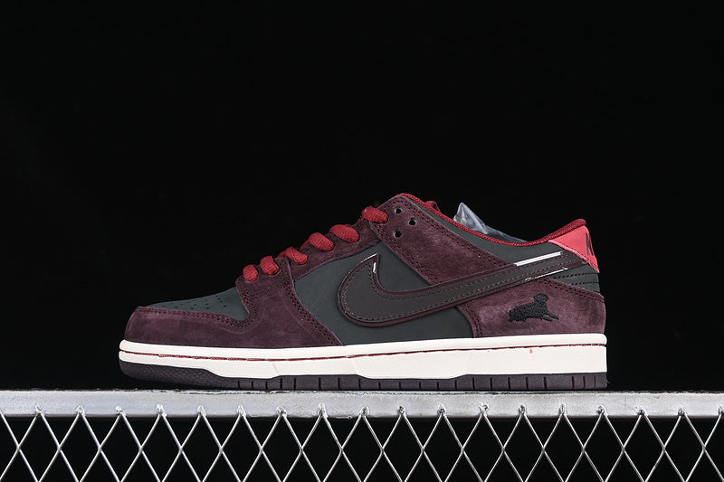NikeUnisex SB Dunk Low - Riot Skateshop