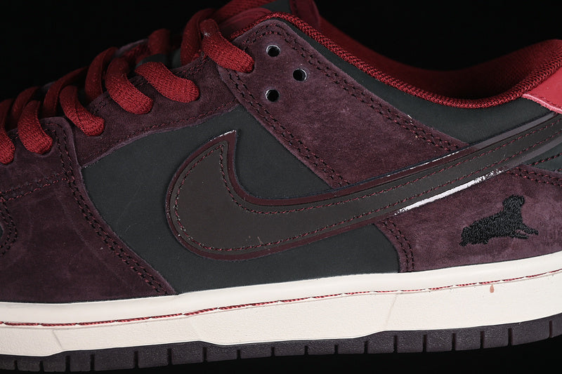 NikeUnisex SB Dunk Low - Riot Skateshop