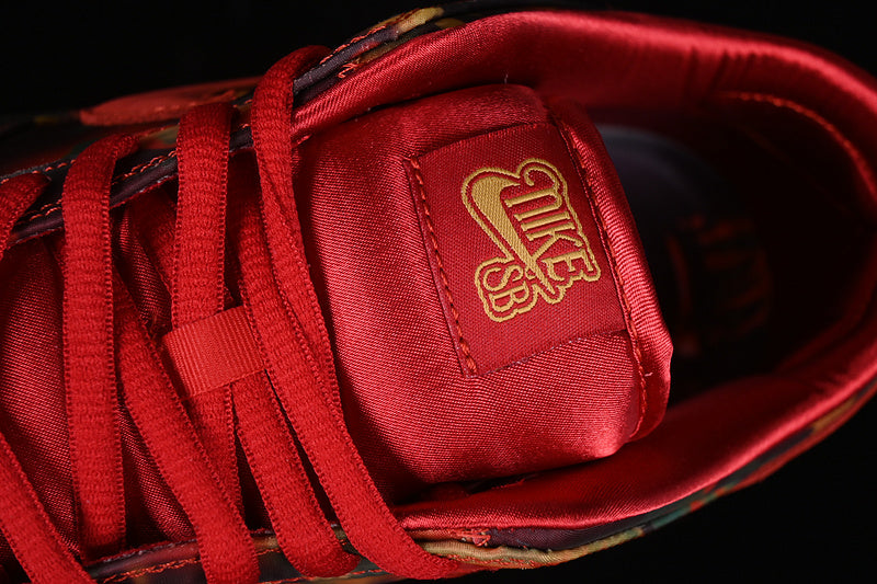 NikeUnisex SB Dunk Low - The Wizard of Oz
