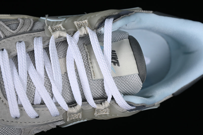 NikeuUnisex V2K Run - Light Bone