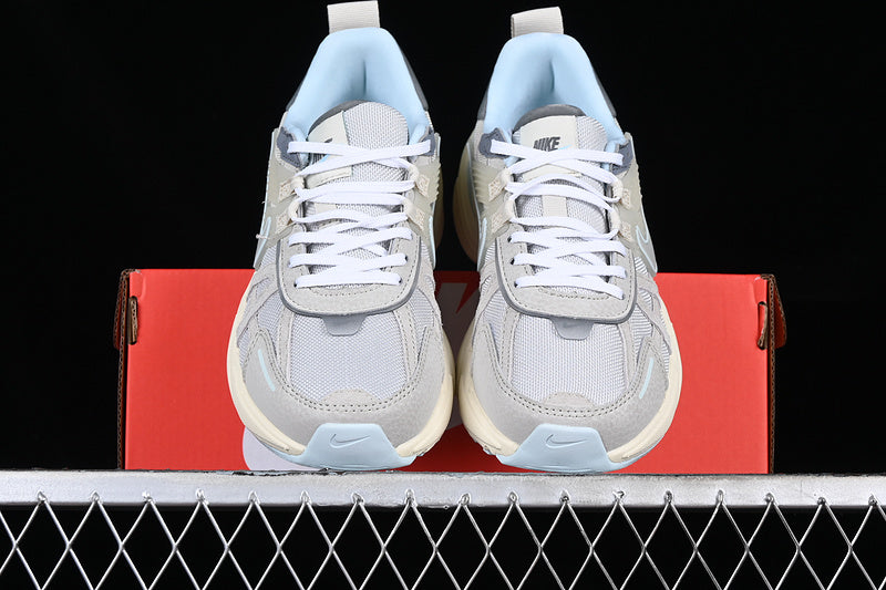 NikeuUnisex V2K Run - Light Bone