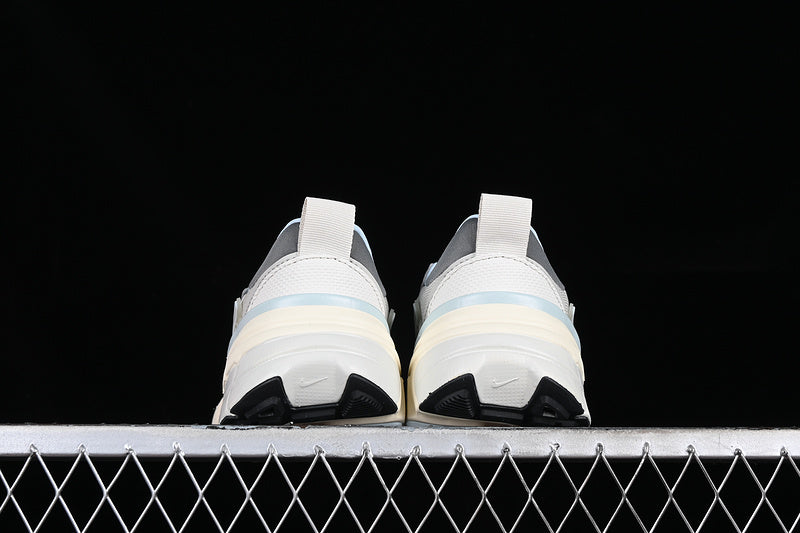 NikeuUnisex V2K Run - Light Bone