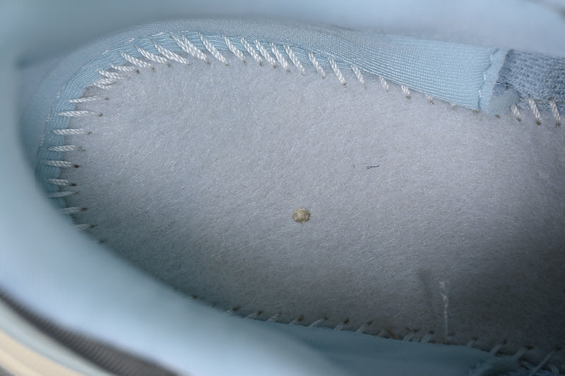 NikeuUnisex V2K Run - Light Bone