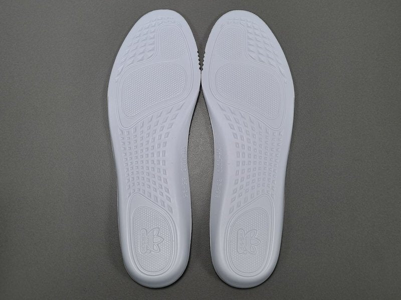 adidasOriginals YEEZY Boost 350 - Fade