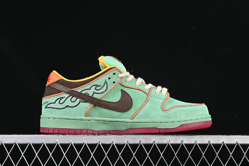 NikeUnisex SB Dunk Low - Rodeo Tourmaline