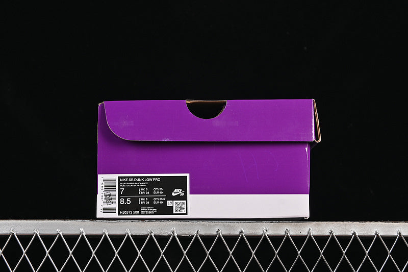 NikeUnisex SB Dunk Low - Hayley Wilson