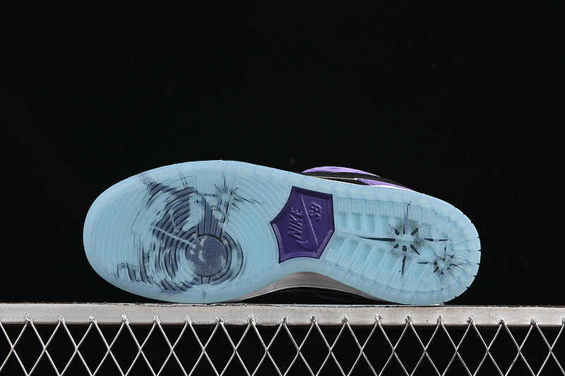 NikeUnisex SB Dunk Low - Hayley Wilson