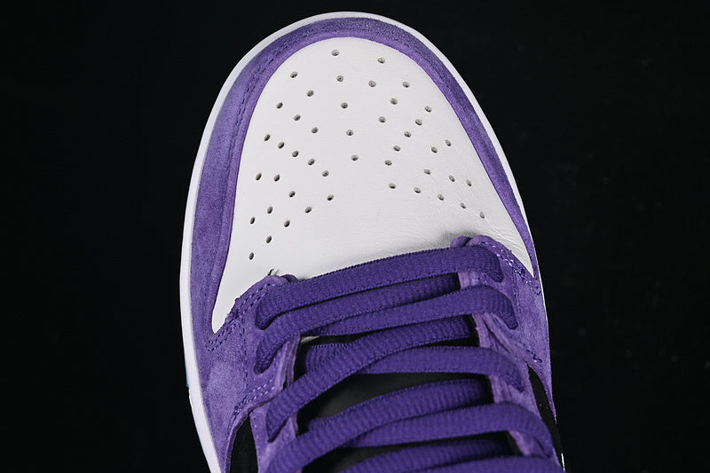 NikeUnisex SB Dunk Low - Hayley Wilson