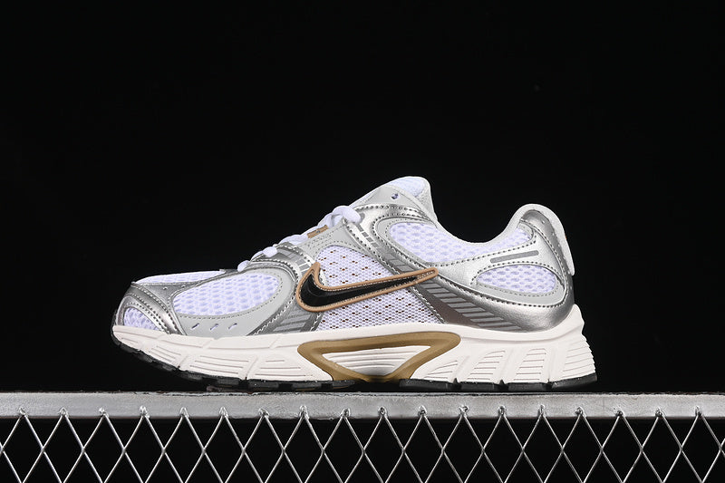 NikeUnisex V5 RNR - Beige Metallic
