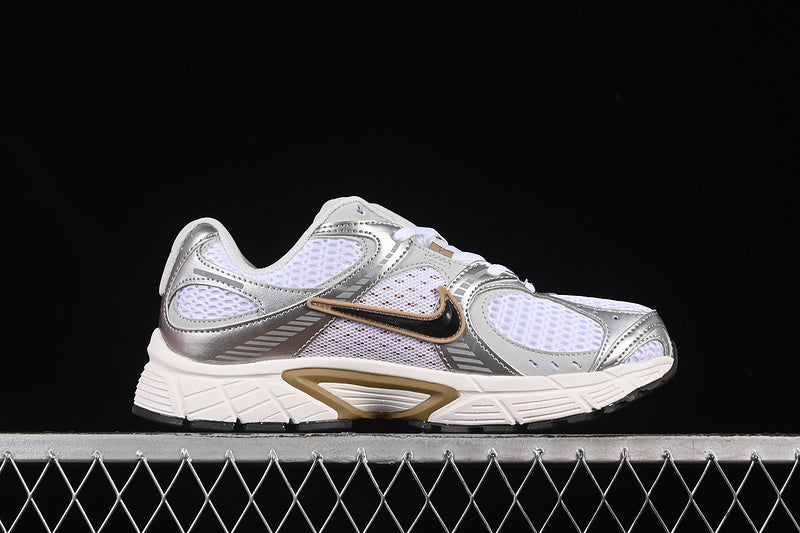 NikeUnisex V5 RNR - Beige Metallic