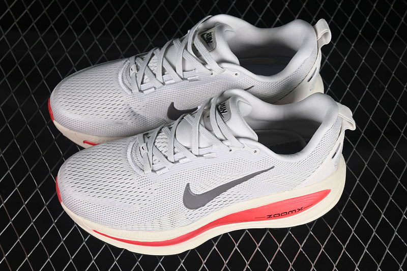 NikeUnisex Vomero 18 - Siren Red